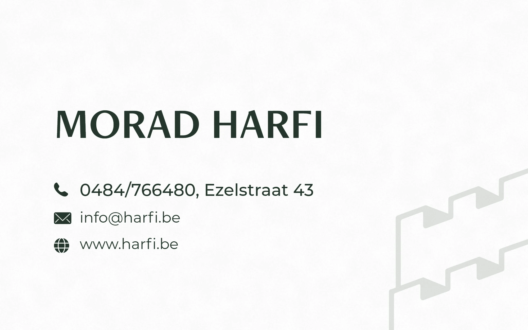 Achterkant van het visitekaartje van Harfi met de gegevens van Morad Harfi